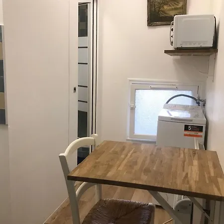 Cozy Near The Eiffel Tower Apartment